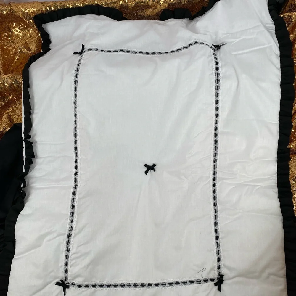 Baby Doll looking baby Bedding Unique Cradle Bedding Set, for baby’s crib